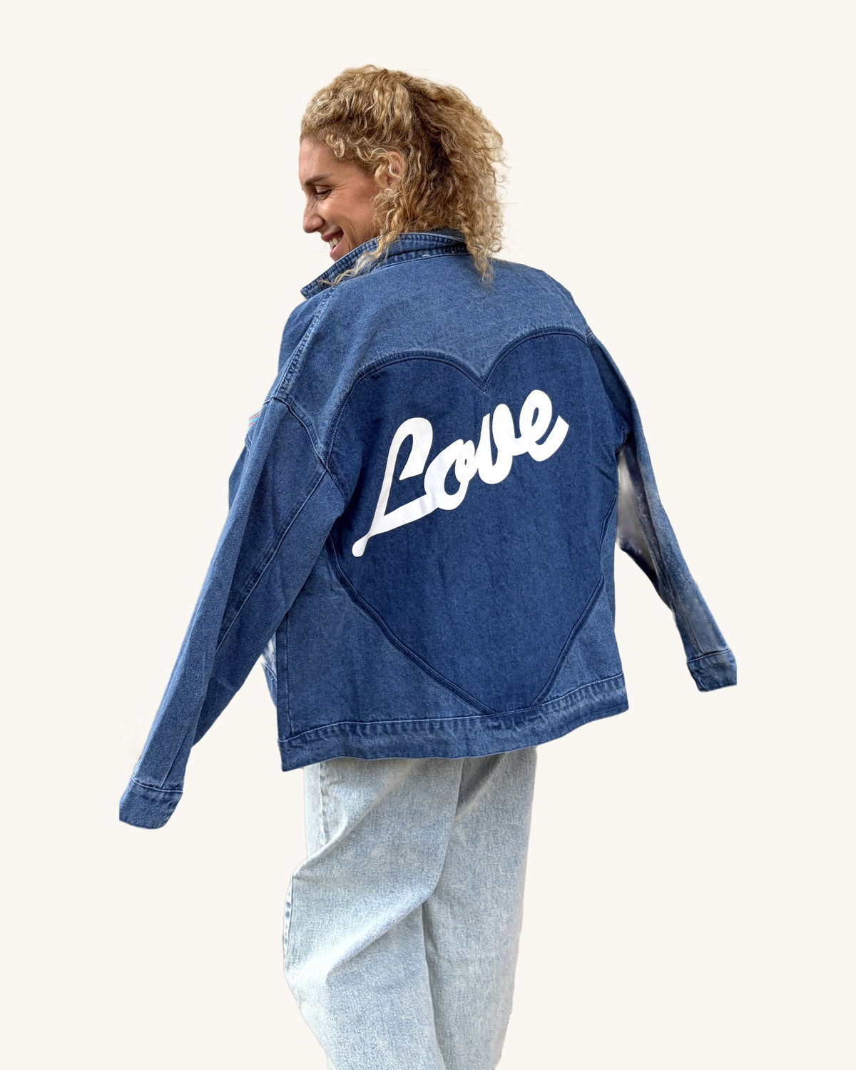 ג׳קט love